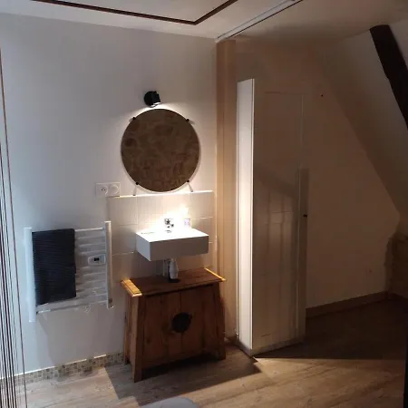 Vakantiehuis Lo A L'est, La Grange De La Fontaine St Georges *