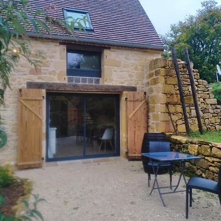 Vakantiehuis Lo A L'est, La Grange De La Fontaine St Georges Saint-Cirq-Madelon
