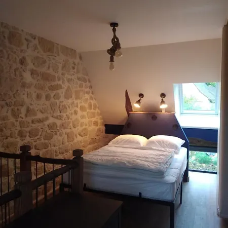 Vakantiehuis Lo A L'est, La Grange De La Fontaine St Georges *