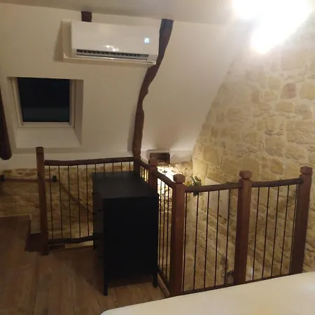 Lo A L'est, La Grange De La Fontaine St Georges *